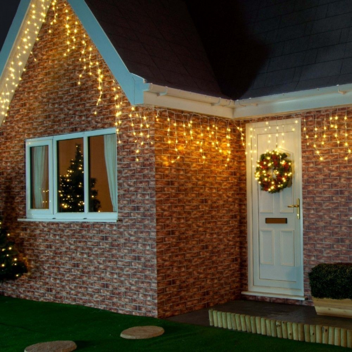 Instalatie exterioara tip franjuri V8 - alb cald, interconectabila, 120 led, 5.5 x 0.6 m, fir verde [1]