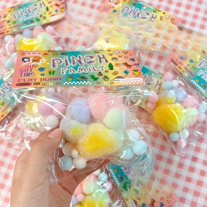 Jucarie Antistres Squishy, Flippy, cu Revenire Lenta, Model Labuta de Pisica Pufoasa, 6x6 cm, 70g, Ambalaj Transparent, Multicolor [3]