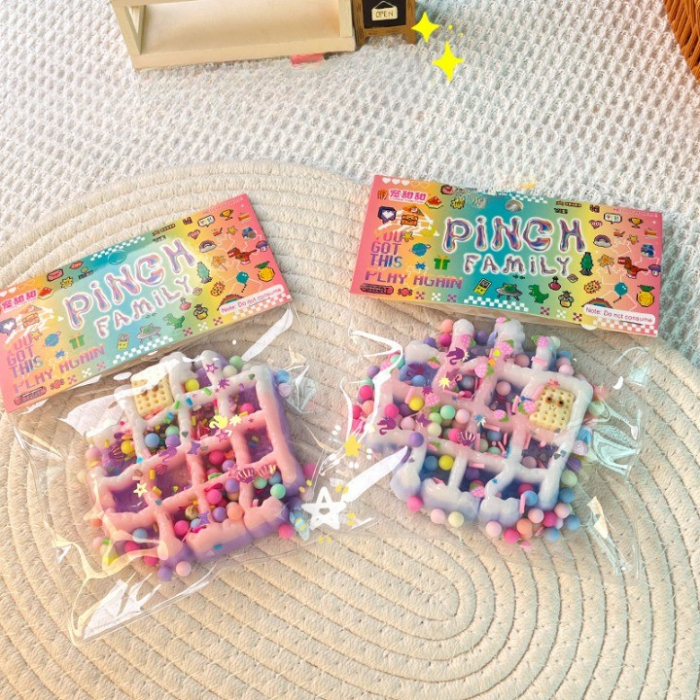Jucarie Antistres Squishy, Flippy, cu Revenire Lenta, Model Waffle, 6x6 cm, 99g, Ambalaj Transparent, Multicolor [3]