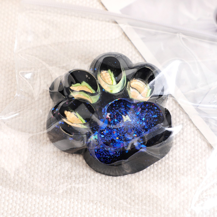 Jucarie Antistres Squishy, Flippy, cu Revenire Lenta, Squeeze Pinch Family, Model Cat Paw, 6.5 x 6 cm, din Tpr, 4-6 Ani, Model 4 Legume, Negru cu Insertii [2]