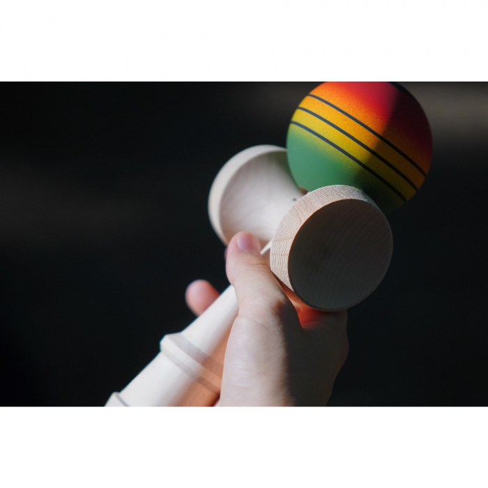 Jucarie Interactiva Kendama, Flippy, din Lemn, 18 cm, Joc de Indemanare pentru Copii si Adulti, Model Gradient 4, Rosu/Galben/Verde [4]