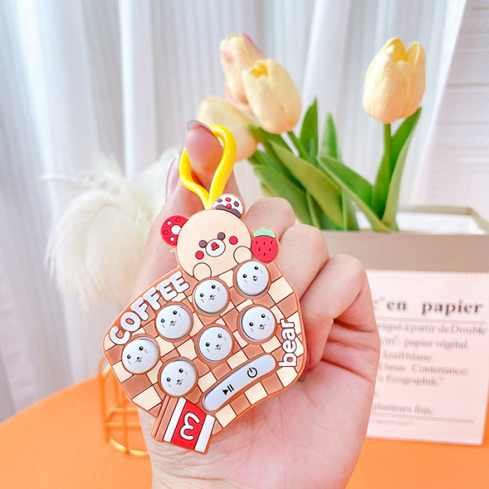 Jucarie pentru copii portabila Flippy, joc Gopher, cu lumini si muzica, tip breloc, model ursulet, material silicon si ABS, maro [2]