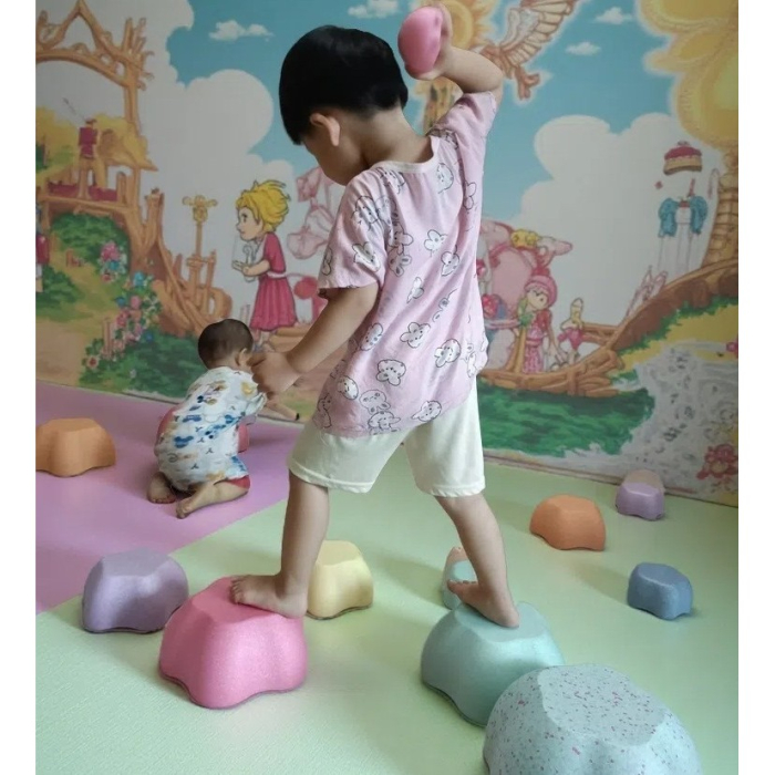 Jucarie Senzoriala de Echilibru, Flippy, Tip Stepping Stones, 5 Piese, din Spuma, pentru Miscare, Sarituri, Prindere, Diametru 28 cm, Model 4, Multicolor [5]