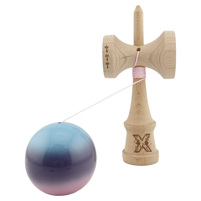 Kendama X Originala, Profesionala, Flippy, Big Cups V2, Super Sticky cu Cupe Mari, din lemn 18 cm, Rulment Metalic cu Ata 55 cm, Albastru/Mov/Roz [3]