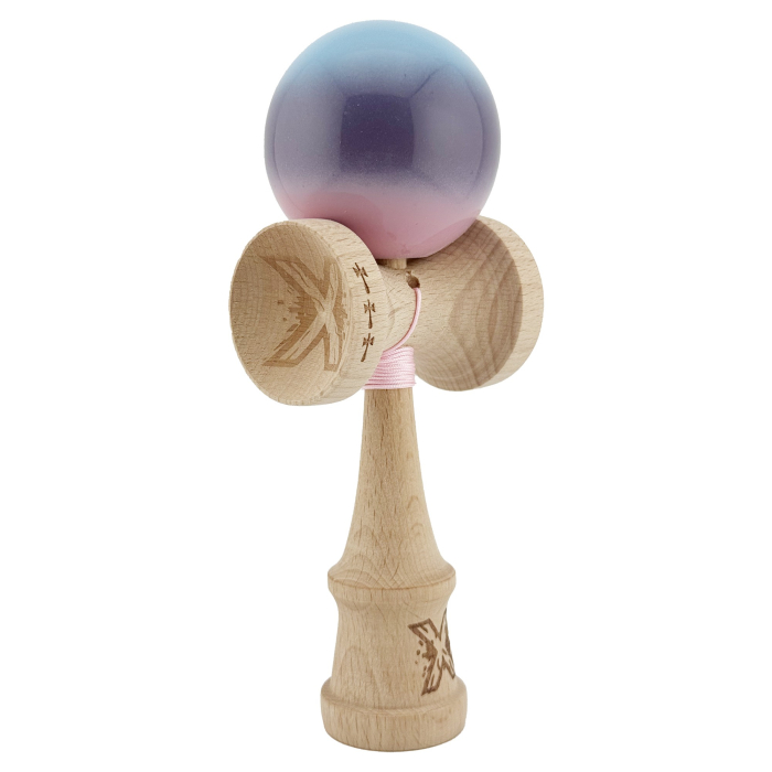 Kendama X Originala, Profesionala, Flippy, Big Cups V2, Super Sticky cu Cupe Mari, din lemn 18 cm, Rulment Metalic cu Ata 55 cm, Albastru/Mov/Roz [9]