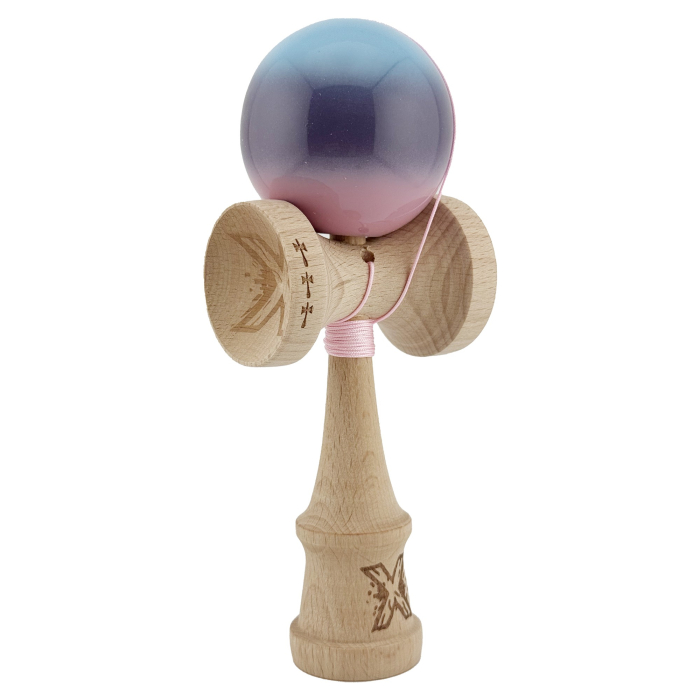 Kendama X Originala, Profesionala, Flippy, Big Cups V2, Super Sticky cu Cupe Mari, din lemn 18 cm, Rulment Metalic cu Ata 55 cm, Albastru/Mov/Roz [2]