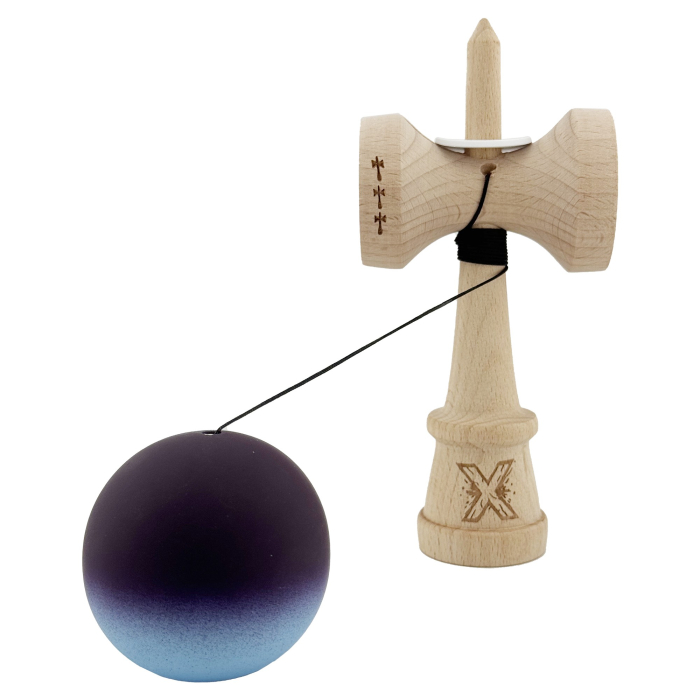 Kendama X Originala, Profesionala, Flippy, Cupe Mari KING SIZE V3, Rubber Grip, Gaura in Baza, Rulment Metalic, din lemn 18 cm, Ata 62/65 cm, Gradient Negru/Albastru deschis [4]