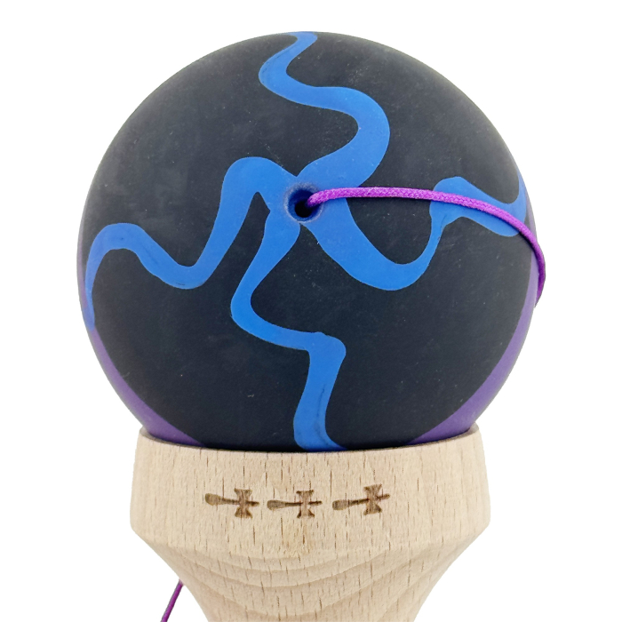 Kendama X Originala, Profesionala, Flippy, Rubber Grip, Cupe Mari KING SIZE V3, Gaura in Baza, Rulment Metalic, din lemn 18 cm, Ata 62/65 cm, Special Negru/Mov/Albastru [10]