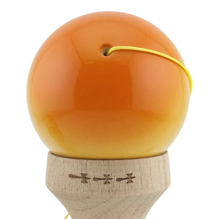 Kendama X Originala, Profesionala, Flippy, Super Sticky cu Cupe Mari KING SIZE V3, Gaura in Baza, Rulment Metalic, din lemn 18 cm, Ata 62/65 cm, Gradient Portocaliu/Galben/Alb [10]