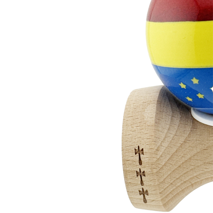 Kendama X Originala, Profesionala, Flippy, Tricolor Edition cu Stele, Super Sticky cu Cupe Mari KING SIZE V3, Rulment Metalic si Gaura in Baza, din Lemn 18 cm, Ata 62/65 cm, Multicolor [8]
