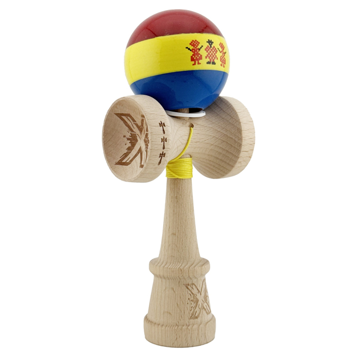Kendama X Originala, Profesionala, Flippy, Tricolor Edition Stil Romanesc, Super Sticky cu Cupe Mari KING SIZE V3, Rulment Metalic si Gaura in Baza, din Lemn 18 cm, Ata 62/65 cm, Multicolor [1]