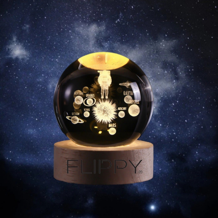 Lampa LED Decorativa, Flippy, cu Bila de Cristal cu Diametru 6cm, Model Astronaut in Galaxie 3D, Alimentare USB, Suport din Lemn, Lumina Alb Cald [6]