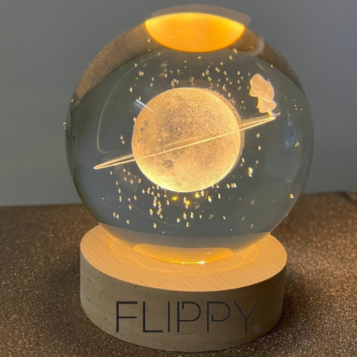 Lampa LED Decorativa, Flippy, cu Bila de Cristal cu Diametru 6cm, Model Cer Instelat 3D, Alimentare USB, Suport din Lemn, Lumina Alb Cald [4]