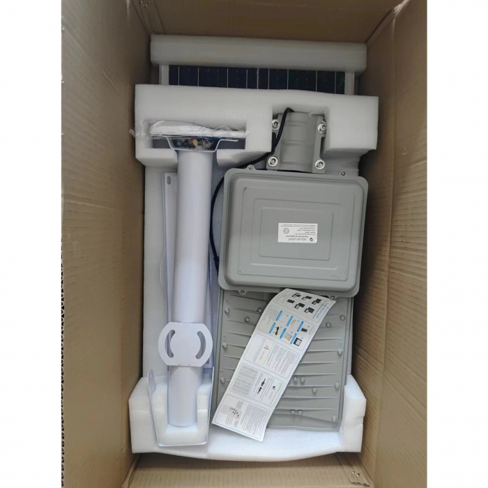 Lampa solara stradala Flippy, pentru curte sau strada, cu trei grile, finisaj mat, rezistent la apa, montare prin fixare, senzor lumina, baterie de litiu, IP65, lumina rece, putere 1000W, autonomie 10 [10]