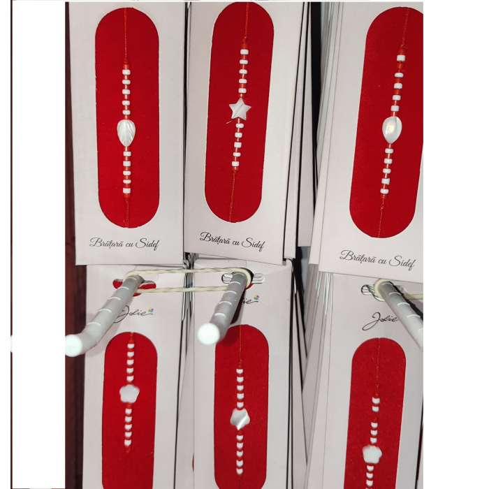 Martisor Bratara cu Sidef, Snur Rosu Reglabil, Margele Albe si Rosii, Pandantiv din Scoica, Modele de Sezon [2]