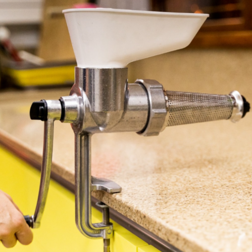 Masina de tocat Rosii , dura,aluminiu , separator seminte, surub reglare nivel stoarcere [3]