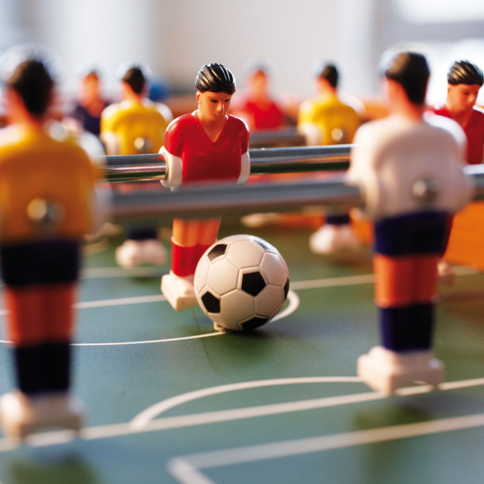 Mini Masa de Fotbal cu Teren si 12 Jucatori Flippy, 4 Manere, cu Tablou pentru Scor, din Metal, Lemn si ABS, 34.5 x 23 x 7 cm, pentru copii/adulti [4]