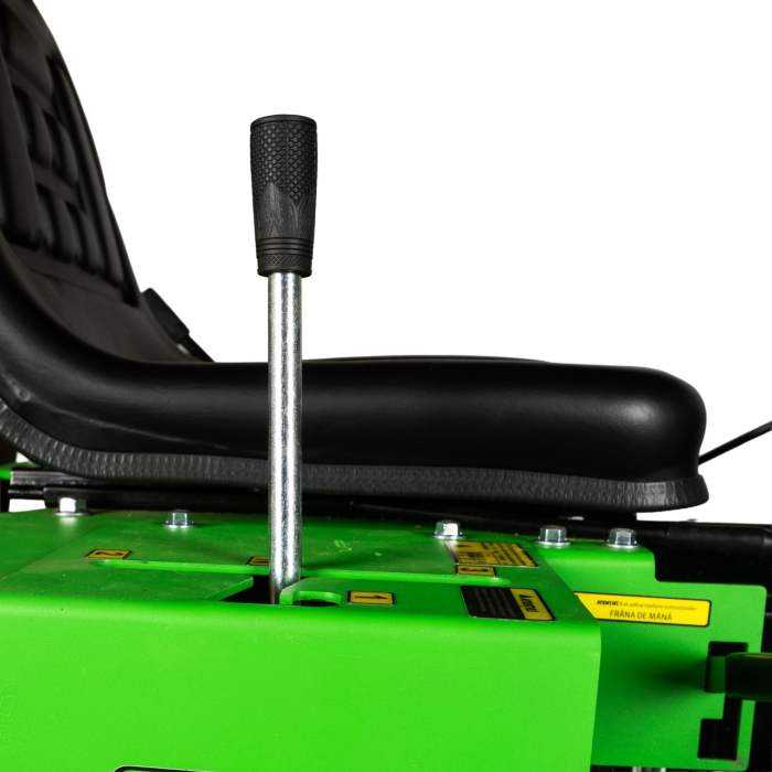 Mini tractor Micul Fermier, 17cp 530cc, motor pe motorina 4T, 4X4, 4 viteze, pornire electrica, 2 cutii de viteze, sistem hidraulic [5]