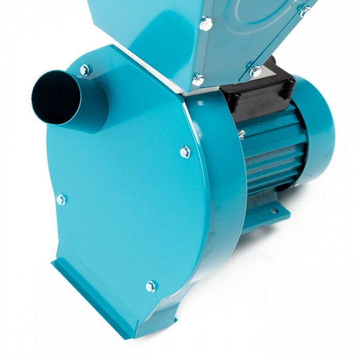 Lichidare *Super oferta* Moara cereale si stiuleti Broman, motor CUPRU 4.5 Kw, 20 ciocanele, 4 site, cuva inalta, 300 kg/h [5]