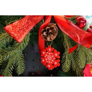 Ornament de brad fulg de nea, Flippy, rosu, lemn, 7.5 cm [3]