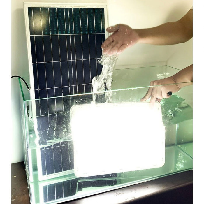 Proiector LED cu Panou Solar Flippy, Senzor de lumina Waterproof, 100W, 23x18 cm, suport U inclus, panou afisaj nivel baterie, telecomanda, 220V, Design Modern, Alb [2]