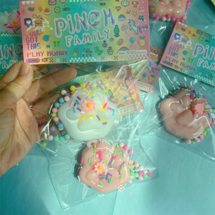 Set 12 Jucarii Antistres Squishy, Flippy, cu Revenire Lenta, Model Labuta de Pisica, 6x6 cm, 45g, Ambalaj Transparent, Alb+Roz [2]