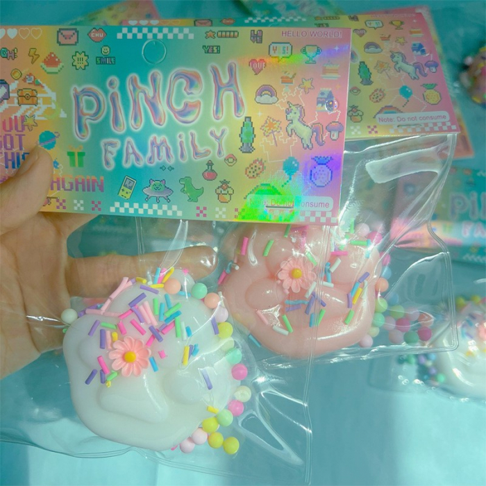 Set 12 Jucarii Antistres Squishy, Flippy, cu Revenire Lenta, Model Labuta de Pisica, 6x6 cm, 45g, Ambalaj Transparent, Alb+Roz [7]