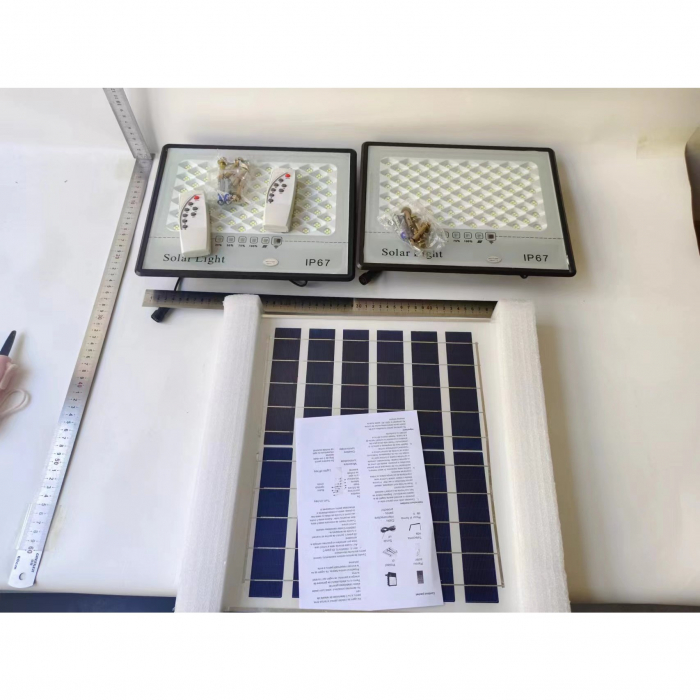Set 2 proiectoare LED cu Panou Solar Flippy, Senzor de miscare, Telecomanda, Waterproof, 322*2 LED-uri incorporate, 200W, 30*24 cm, IP67, Design Modern, Negru [8]