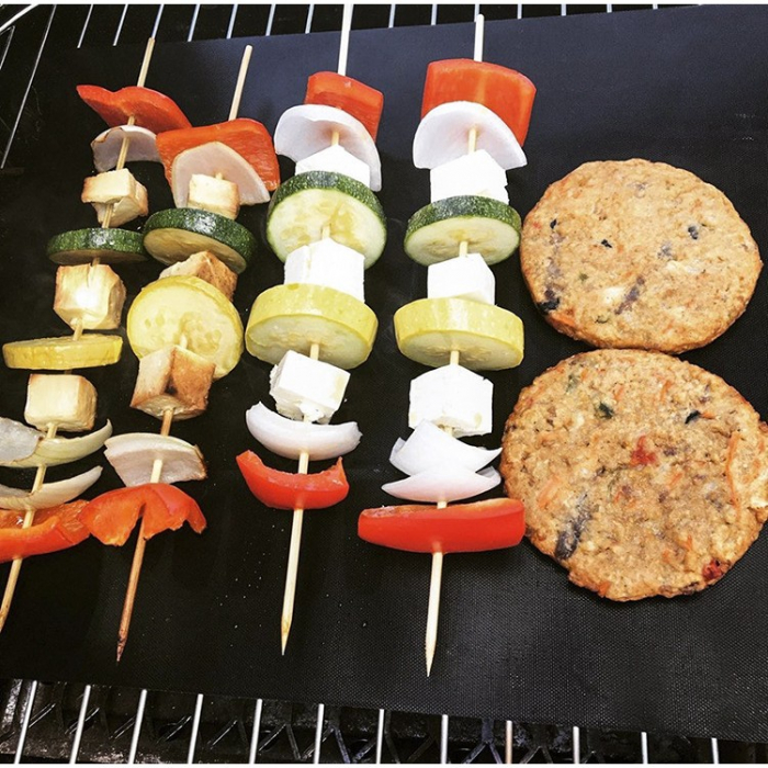 Set 4 Folii Antiaderente din Teflon, Flippy, Multifunctionale, Rezistente la Apa si Temperaturi Ridicate, pentru Gratar, Cuptor, BBQ Grill, 40x33 cm, Negru [9]