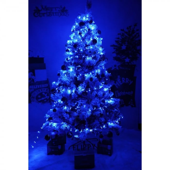 Set brad artificial de Craciun si elemente decorative, nins, decorat cu conuri pin, pentru interior/exterior, inaltime 210 cm, diametru 131 cm, 630 ramuri, Flippy, alb/verde, suport metalic inclus [3]