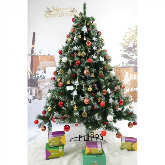 Set brad artificial de Craciun si elemente decorative, nins, decorat cu conuri pin, pentru interior/exterior, inaltime 210 cm, diametru 147 cm, 1150 ramuri, Flippy, verde, suport metalic inclus [2]