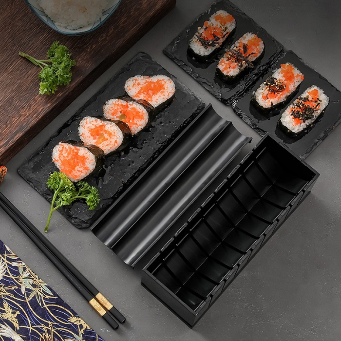 Set ustensile pentru facut sushi Flippy, 10 piese, forma inima inclus, 3 forme clasice, extensibil, finisaj lucios, material ABS, curatare usoara, negru [9]