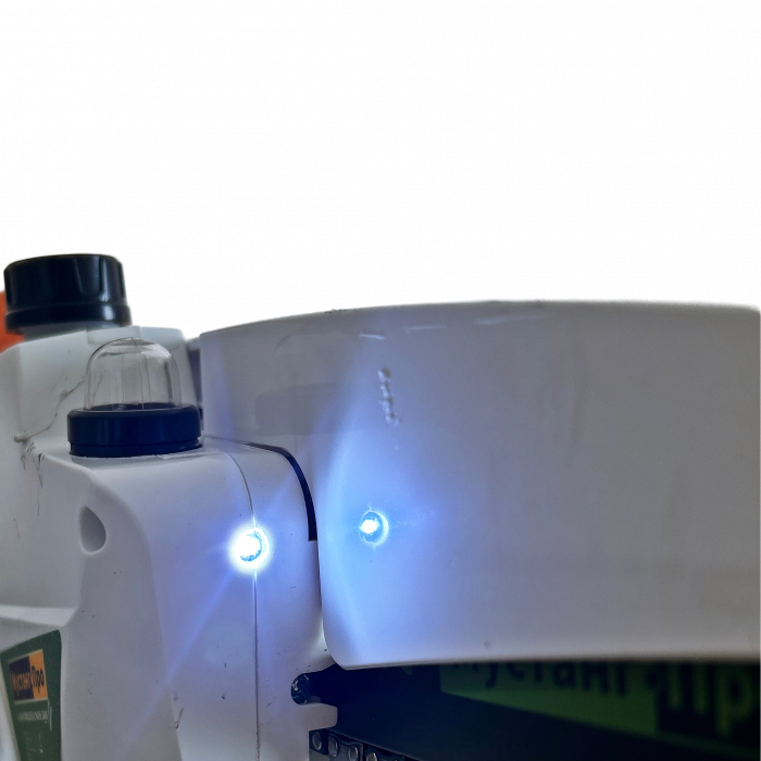 *Super oferta* Mini fierastrau Mustang, 2 acumulatori, 42 V, 8Ah, 3 lanturi, 2 lame, rezervor ulei, afisaj led, sistem ungere lant, lama 15 cm [7]