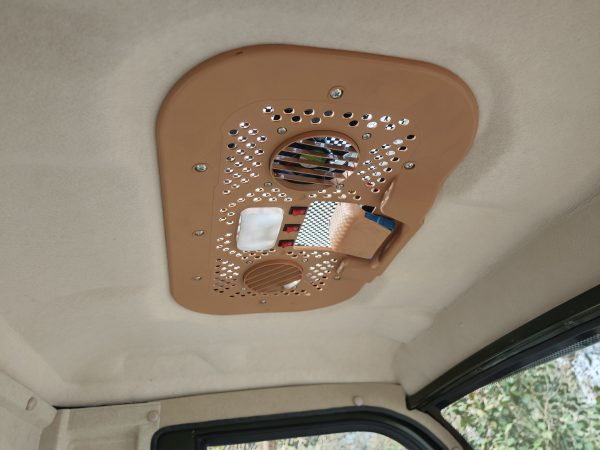 *CU TRANSPORT GRATUIT*Tricicleta electrica WRTKH01  FARA PERMIS cu cabina inchisa, fara permis, Motor 2000W,  Baterii  72V 52Ah, Autonomie 70km, Greutate suportata pana la 774Kg [9]