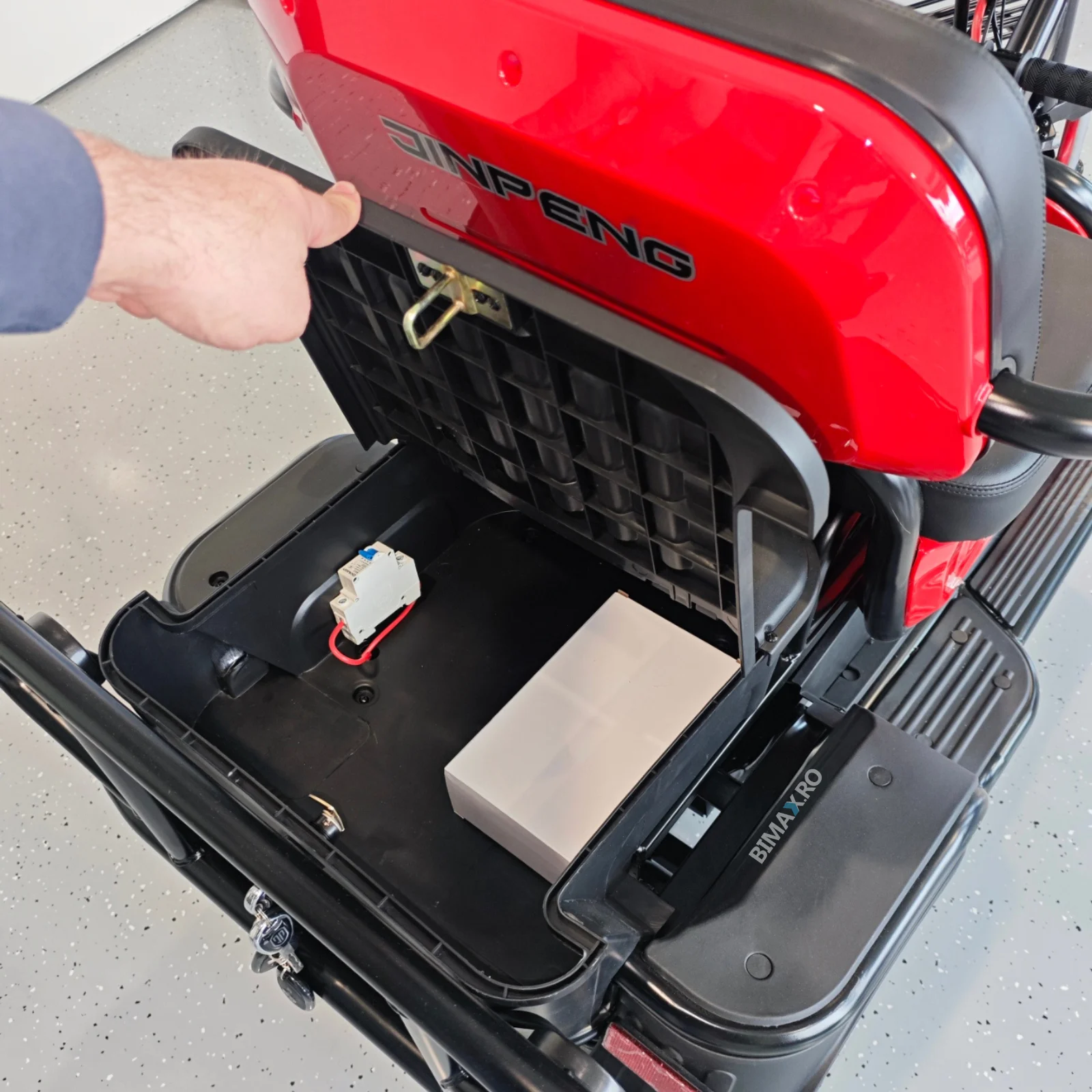 Tricicleta electrica Jinpeng Go Ride A6, 25km/h fara permis, motor 800w, 20Ah 60V, autonomie 50 km [7]