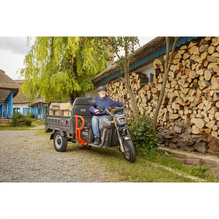 Triciclu electric RDB X-Klass4, 3500W, Fara permis, 25 km/h, autonomie 60 km, baterie 72V 32Ah, greutate maxima admisa 628 kg [4]