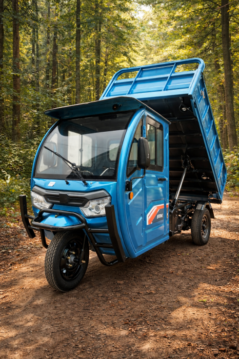 *CU TRANSPORT GRATUIT*Tricicleta electrica WRTKH01  FARA PERMIS cu cabina inchisa, fara permis, Motor 2000W,  Baterii  72V 52Ah, Autonomie 70km, Greutate suportata pana la 774Kg [14]