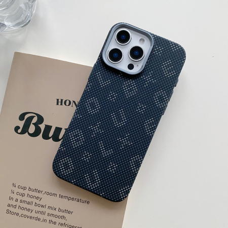 Carcasa Magentica, Flippy, din Fibra de Carbon, pentru iPhone 15, Portocaliu [8]