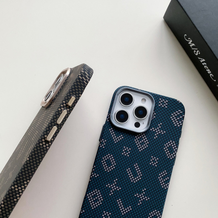 Carcasa Magnetica, Flippy, din Fibra de Carbon, pentru iPhone 15, Maro [3]