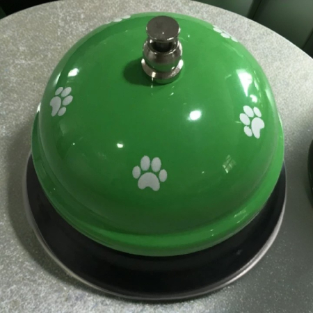 Clopotel Metalic Multifunctional, Flippy, Verde cu Imprimeu Labuta Alba, 7.5x7.5x6.5 cm, Dresaj, Receptie, Restaurante [3]