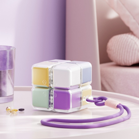 Cutie pentru Medicamente, Flippy, Model Rubik' Cube, cu Curea de Agatare, Dozator Portabil de Medicamente, Dispenser Pastile, estimat pentru 7 zile, 7.3 x 6 x 6 cm, Multicolor [1]