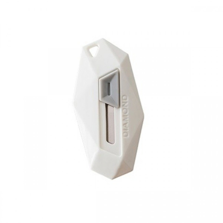 Cutite si seturi de cutite - Cutter pentru Cutii, Flippy, Varf Rotunjit si Zimtat, Tip Breloc, 6.5x3.5 cm, Alb