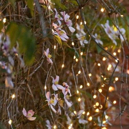 Instalatie Craciun Tip Turturi, IP44, 25 m, 715 Led-uri, Alb cald, 8 jocuri de lumini, 31 V, Interconectabila, Prelungitor 5 m inclus, Fir Cupru, Flippy, Interior/Exterior [4]