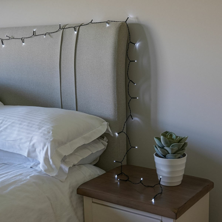 Instalatie de Craciun liniara Yoto, 10 m, din care 1 m cablu priza 220V, 100 LED, 8 jocuri de lumini, controler, fir negru, alb rece [9]