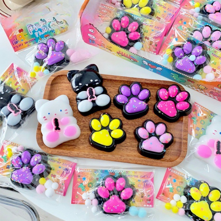 Jucarie Antistres Squishy, Flippy, cu Revenire Lenta, Model Labuta de Pisica, 6.8x6.2 cm, 55g, Ambalaj Transparent, Mov [1]