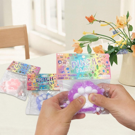 Jucarie Antistres Squishy, Flippy, cu Revenire Lenta, Model Labuta de Pisica Pufoasa, 6x6 cm, 72g, Ambalaj Transparent, Mov-Alb [4]