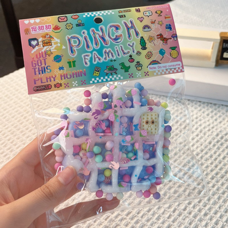 Jucarie Antistres Squishy, Flippy, cu Revenire Lenta, Model Waffle, 6x6 cm, 99g, Ambalaj Transparent, Multicolor [3]