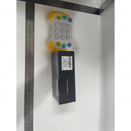 Jucarie Interactiva Flippy, Tip Consola Pop It, 6 butoane functionale, 5 Moduri de Joc, 600 Niveluri, + 3 ani, Galben/Gri [6]