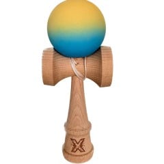 Sub 99 Lei - Jucărie Kendama interactivă, Flippy, din lemn, 18 cm, joc de îndemânare pentru copii și adulți, model gradient - galben albastru