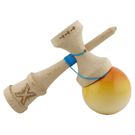 Kendama X Originala, Profesionala, Flippy, Big Cups V2, Super Sticky cu Cupe Mari, din lemn 18 cm, Rulment Metalic cu Ata 55 cm, Portocaliu/Galben/Alb [3]